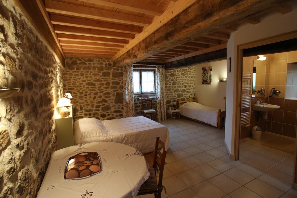 Ferme Cidricole Hugues Desfrieches Bed and Breakfast Sainte-Marguerite-de-Carrouges Rum bild